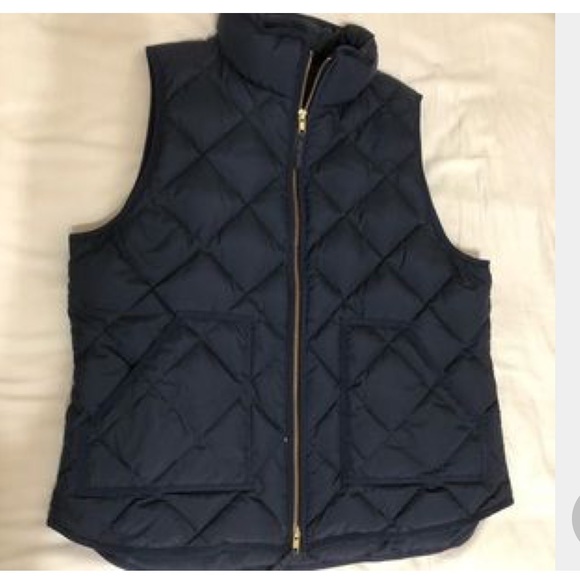 NWT J.Crew quilted puffer vest - Picture 4 of 5